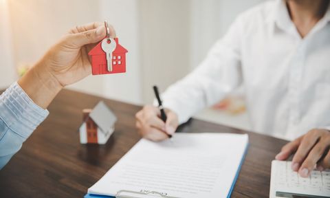 Nel 2025 il mercato dei mutui è cresciuto: sono aumentati i finanziamenti per l’acquisto di case, ma inflazione e tassi BCE restano osservati speciali lignius, case in legno, case prefabbricate in legno, mercato immobiliare, mutui