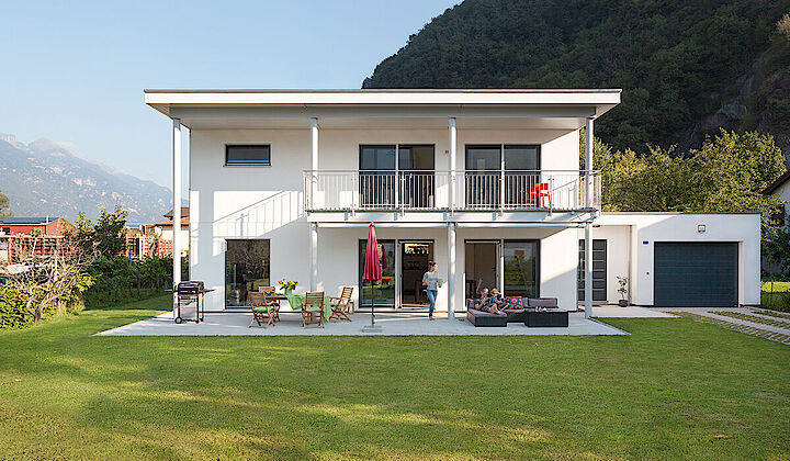 Casa Bigger Casa Bigger