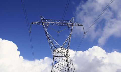 I consumi energetici in Italia si mostrano stabili, ma i prezzi restano elevati e la transizione rallenta, tra divari europei e nuove tensioni globali lignius, case in legno, case prefabbricate in legno, consumi energetici, energia, enea