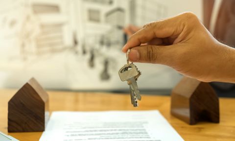 Le tensioni geopolitiche e l’andamento dei tassi della BCE aprono nuovi scenari per il credito immobiliare: cosa aspettarsi per i mutui nei prossimi mesi? lignius, case in legno, case prefabbricate in legno, mercato immobiliare, mutui, tassi d'interesse, credito