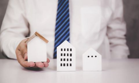 Il Rapporto dell’Osservatorio del Mercato Immobiliare dell’Agenzia delle entrate fotografa compravendite, profilo di chi acquista casa e differenze territoriali lignius, case in legno, case prefabbricate in legno, mercato immobiliare, residenziale