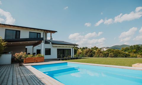 Se stai cercando una casa con piscina, sappi che trovarla non sarà così semplice. Ecco un’analisi del mercato dedicata a questa tipologia di abitazioni lignius, case in legno, case prefabbricate in legno, mercato immobiliare, offerta, casa con piscina