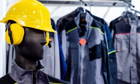 L’abbigliamento da lavoro non può essere lasciato al caso. Come dovresti scegliere quello adeguato per il proprio team? Lo spieghiamo in questa guida lignius, case in legno, case prefabbricate in legno, abbigliamento da lavoro, gedshop.it