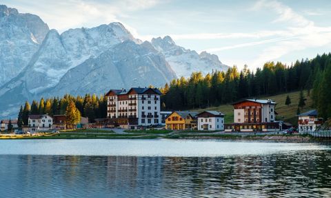 Prezzi in crescita per la casa al lago nelle principali località italiane: il mercato resta dinamico tra domanda di seconde case, stranieri e offerta limitata lignius, case in legno, case prefabbricate in legno, mercato immobiliare, casa al lago